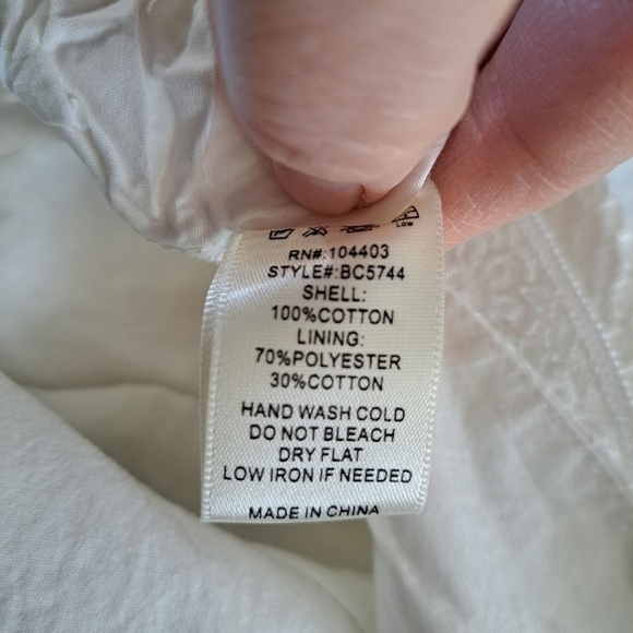 J.O.A. LA Women's Small White Eyelet Romper Shorts Embroidered Cut Out Back - Picture 7 of 12